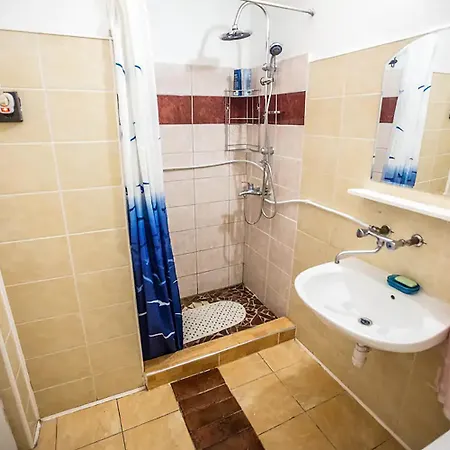 Centre Sunshine Bedroom Season 5 Apartment Budapest