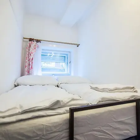 Apartment Centre Sunshine Bedroom Season 5 Budapest