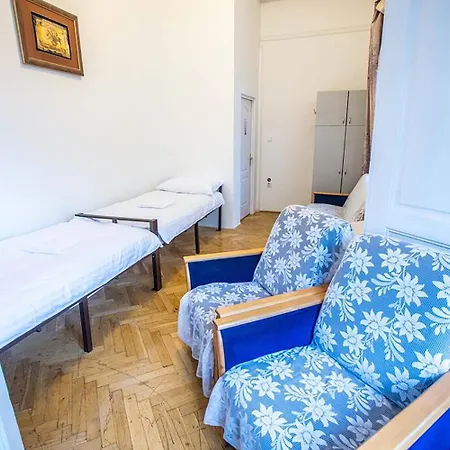 Centre Sunshine Bedroom Season 5 Apartment
