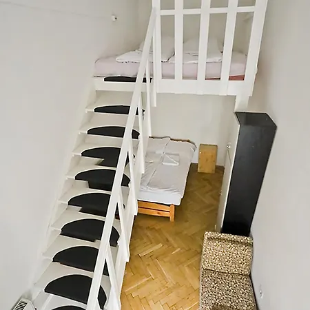 Centre Sunshine Bedroom Season 5 Apartment *