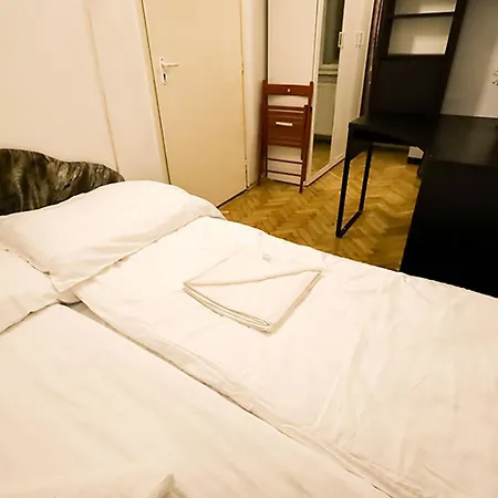 Centre Sunshine Bedroom Season 5 Budapest