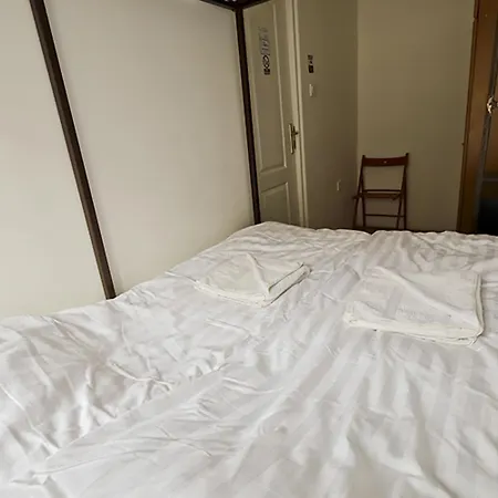Centre Sunshine Bedroom Season 5 *